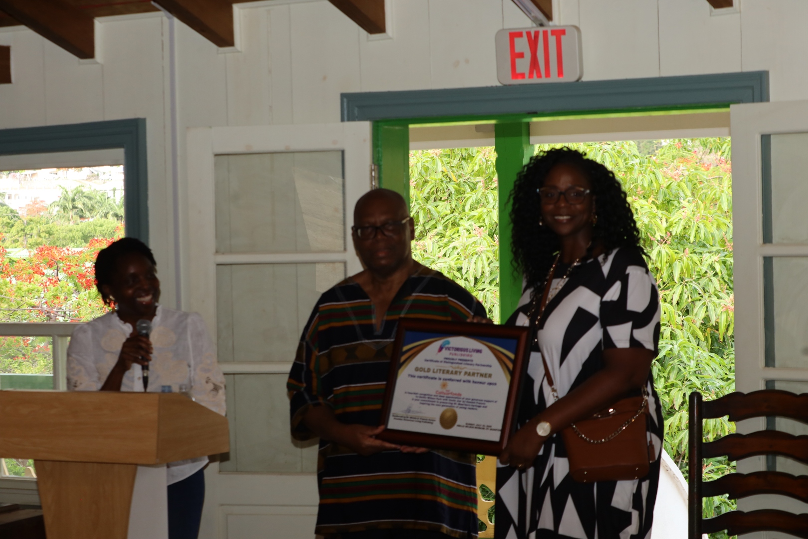 Gold Literary Partner certificate presentation to Cultuurfonds